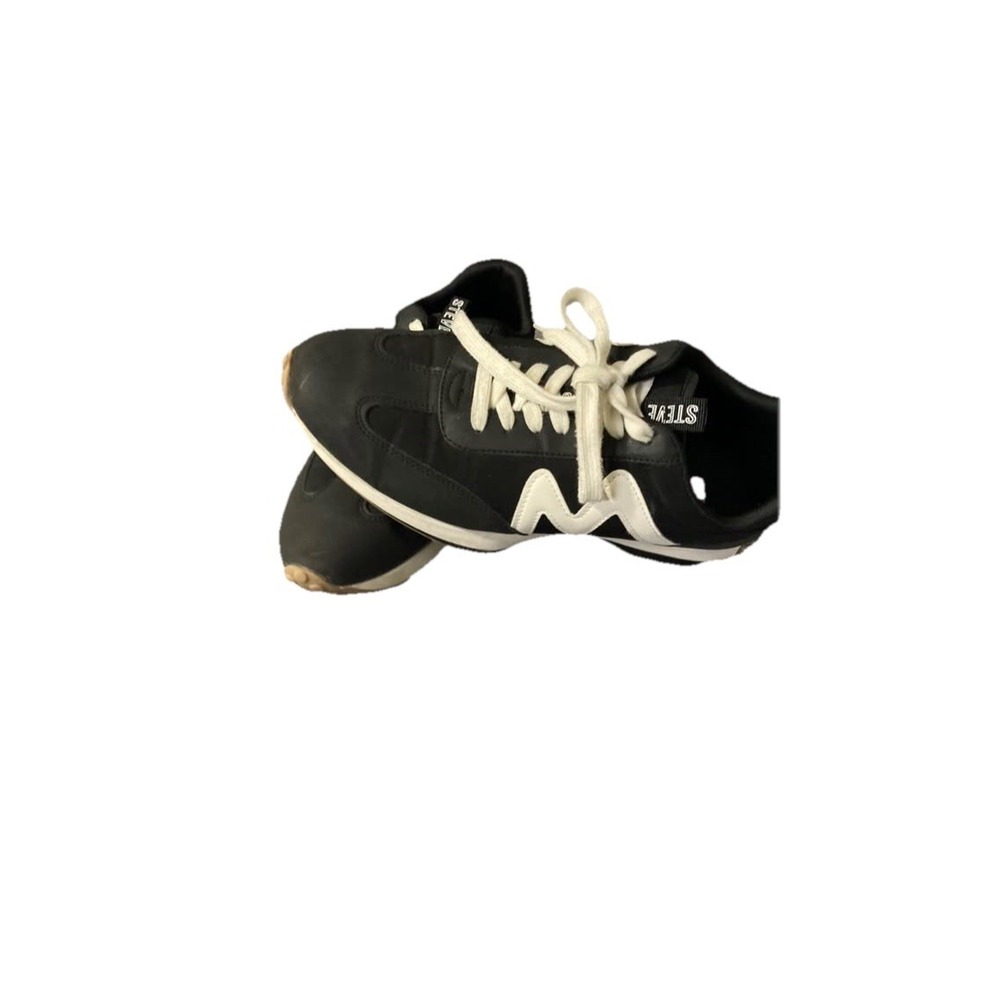 Steve Madden Lace Up Colorblock Black White Gum Low Top Sneakers Textile Rubber